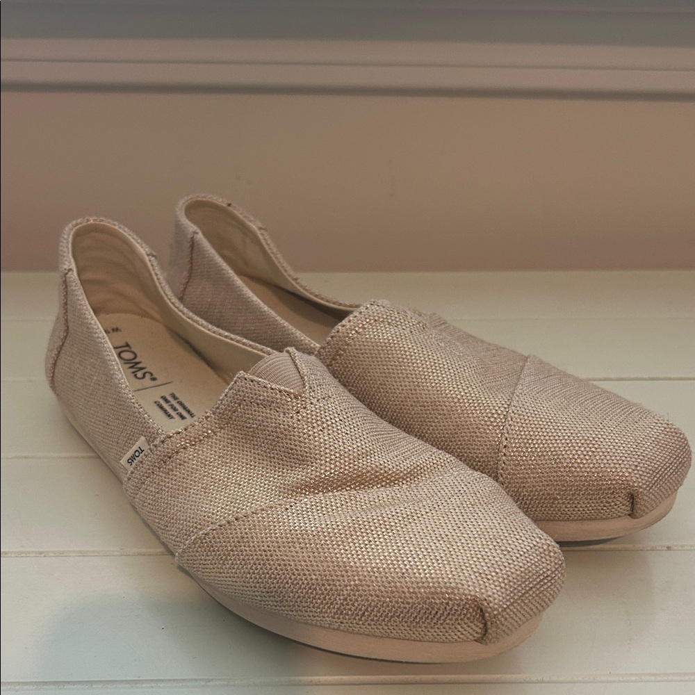 Women’s Size 10 TOMS Gold Canvas Slip-Ons